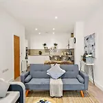 Exquisite Scandi Gem Of - Sleeps 6 *