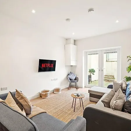 Exquisite Scandi Gem Of - Sleeps 6