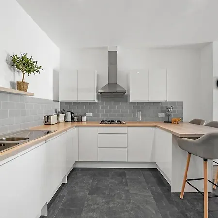 Apartment Exquisite Scandi Gem Of - Sleeps 6 *