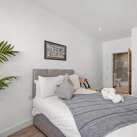 Exquisite Scandi Gem Of - Sleeps 6 Bristol
