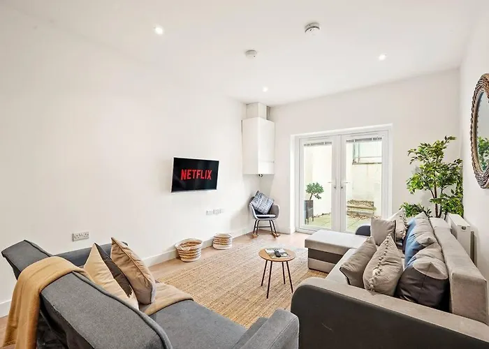 Exquisite Scandi Gem Of - Sleeps 6